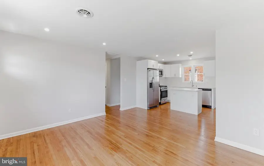 157 S Poplar St, Gibbstown, NJ 08027 - #3