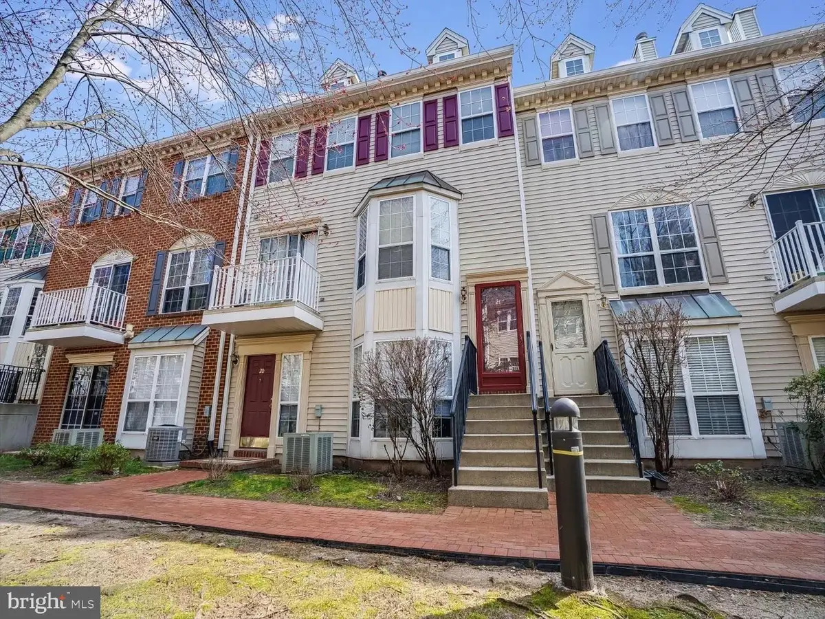 21 Cottonwood St #21, Jersey City, NJ 07305 - Image #1