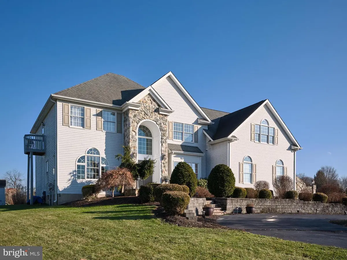7 Maple Springs Rd, Pittstown, NJ 08867 - Image #1