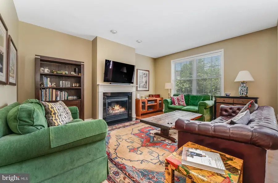 12 Higgins Ct, Raritan Township, NJ 08822 - Image #3