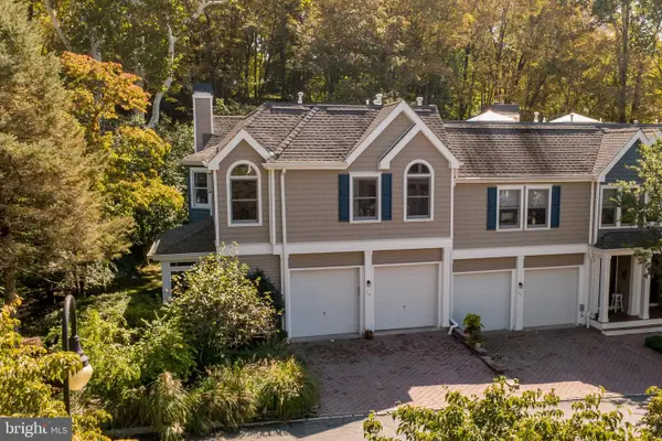 18 Rock Creek Woods, LAMBERTVILLE, NJ 08530