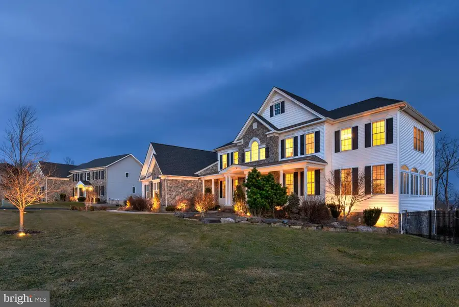 19 Donna Dr, Flemington, NJ 08822 - Image #3