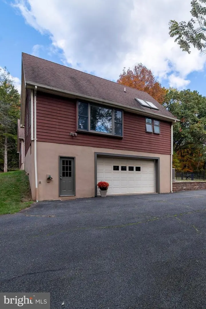 9 Wayside Ln, Lebanon, NJ 08833 - Image #2