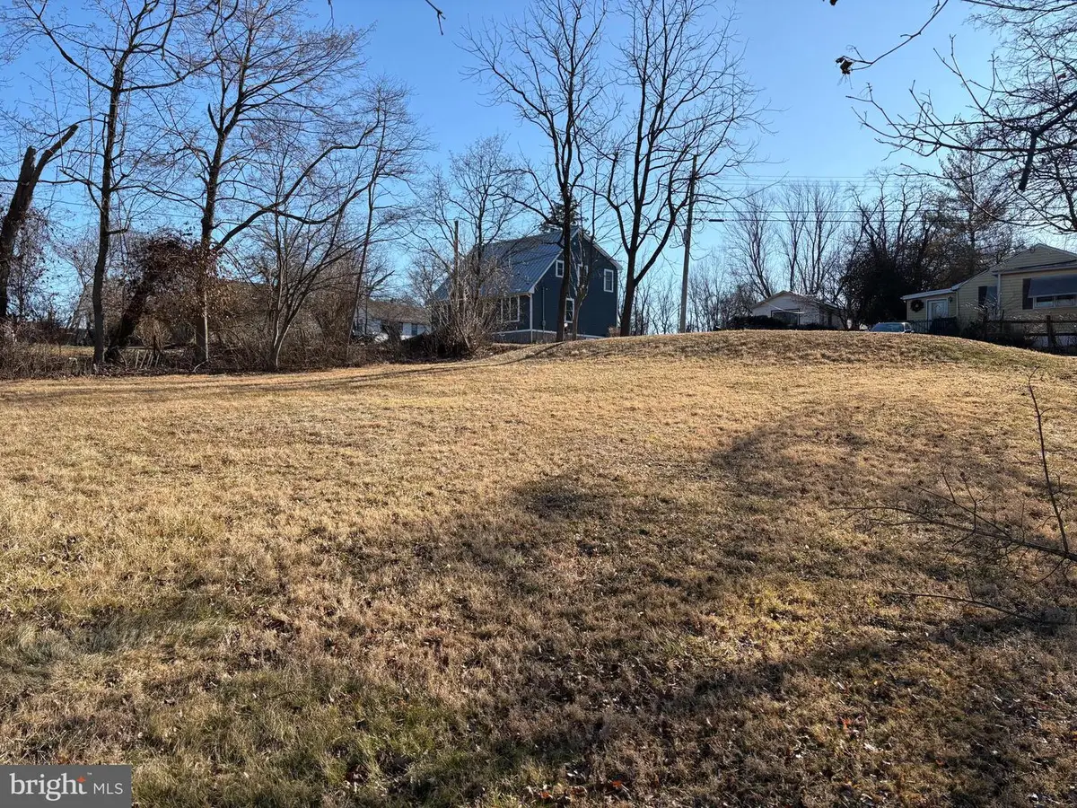 8 Belvidere Ave, Lambertville, NJ 08530 - Image #1