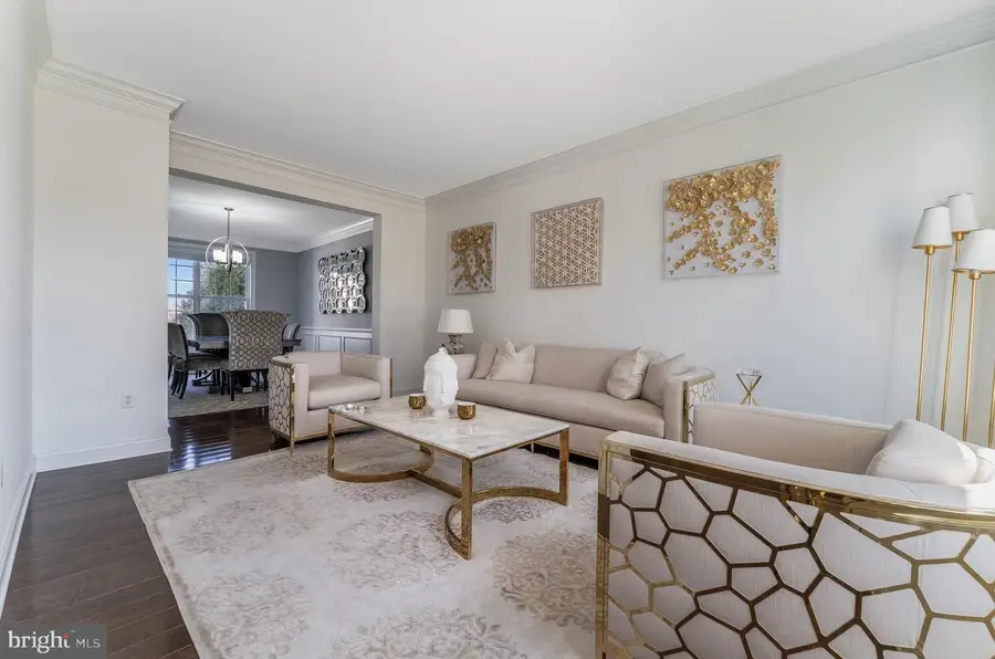 2 Elm Dr, Clinton, NJ 08809 - #3