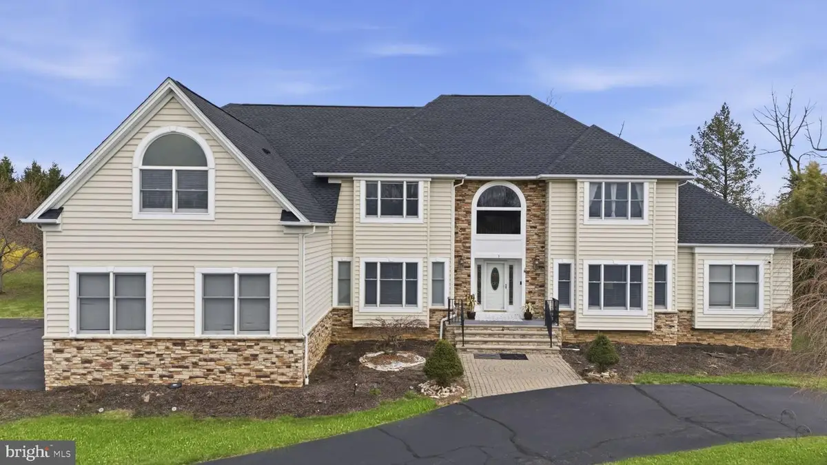 3 Cole Ct, Flemington, NJ 08822 - #1