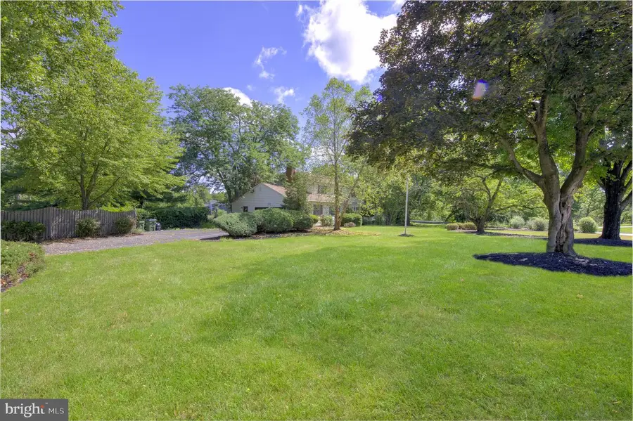 7 Horseshoe Rd, Whitehouse Station, NJ 08889 - #3