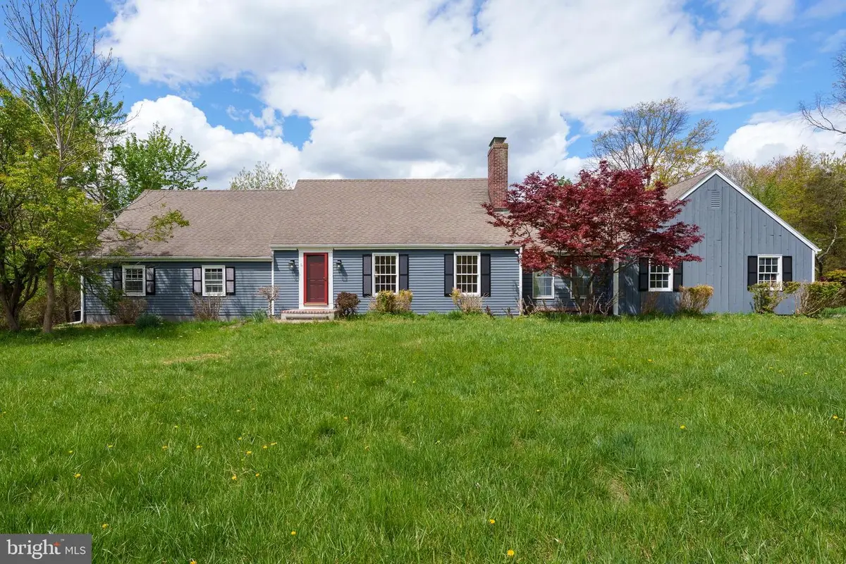 208 Mountain Rd, Ringoes, NJ 08551 - #1