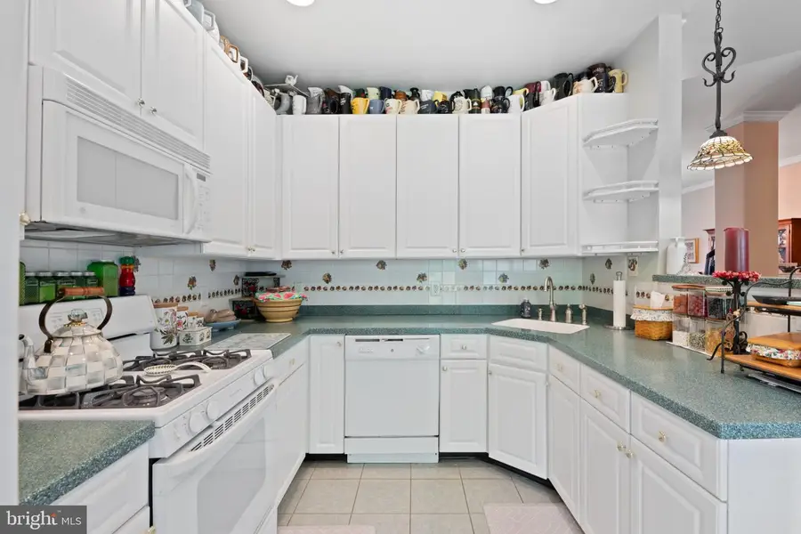 18 Kentworth Ct, Flemington, NJ 08822 - #3