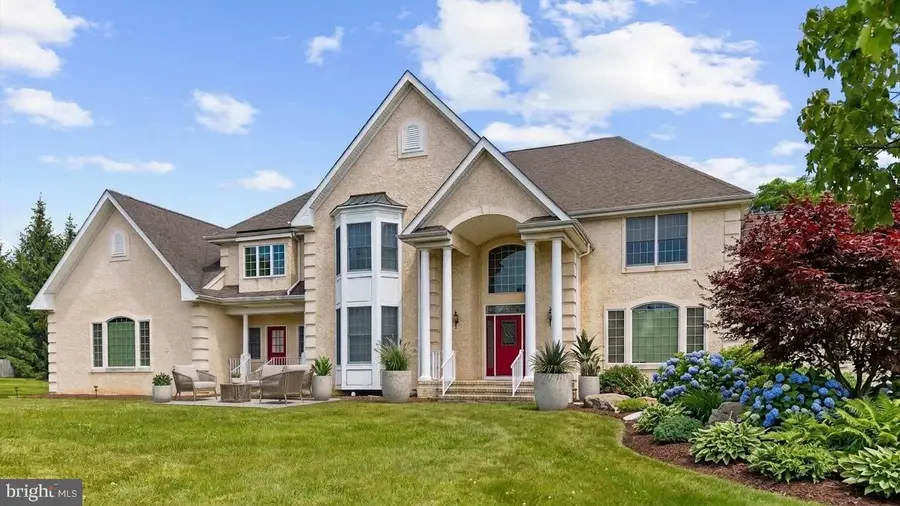 12 Manchur Ct, Flemington, NJ 08822 - #2