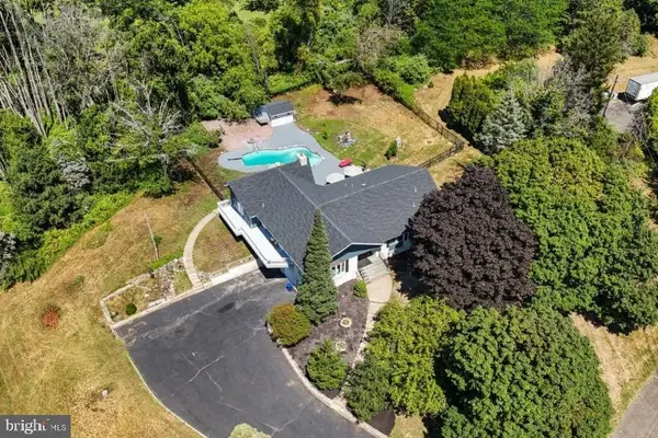 2 Rossi Dr, CLINTON, NJ 08809