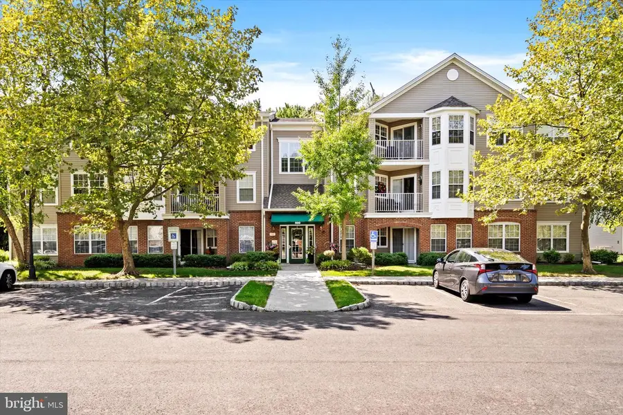 513 Mowat Cir, Hamilton Township, NJ 08690 - Image #3