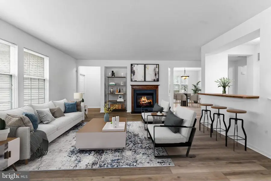 4 Brakeman Ct, Hightstown, NJ 08520 - Image #2