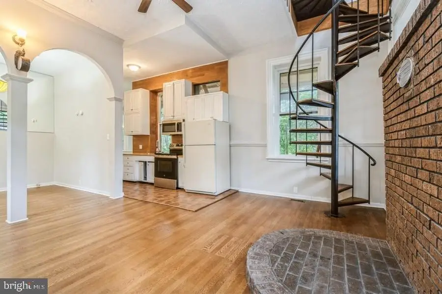 16 Railroad Pl, Pennington, NJ 08534 - Image #2