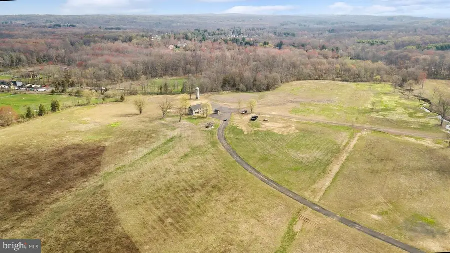 12 Lynnbrook Dr, Lambertville, NJ 08530 - Image #2