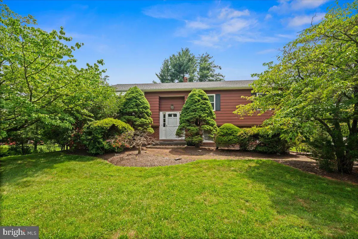 111 Howard Way, Pennington, NJ 08534 - Image #1