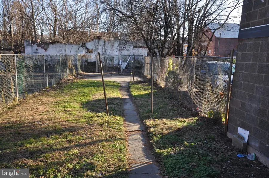 27 Tyler St, Trenton, NJ 08609 - Image #2