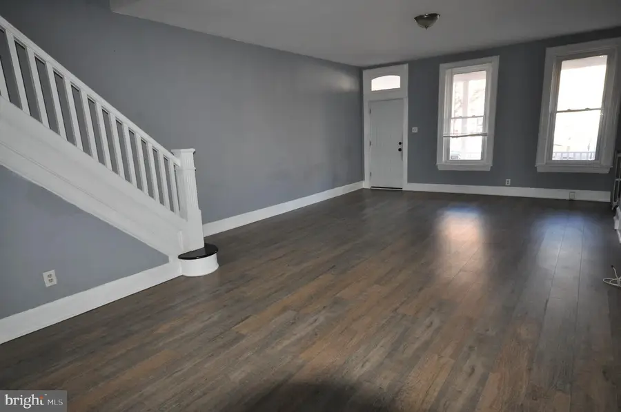 27 Tyler St, Trenton, NJ 08609 - Image #3
