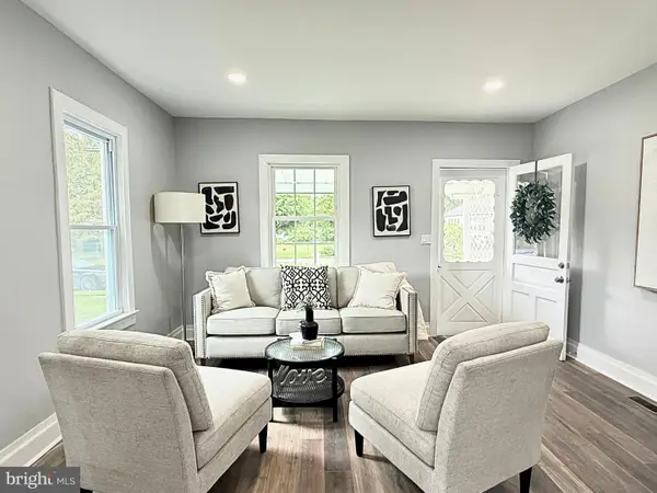 108 Maple Shade Ave, HAMILTON, NJ 08690