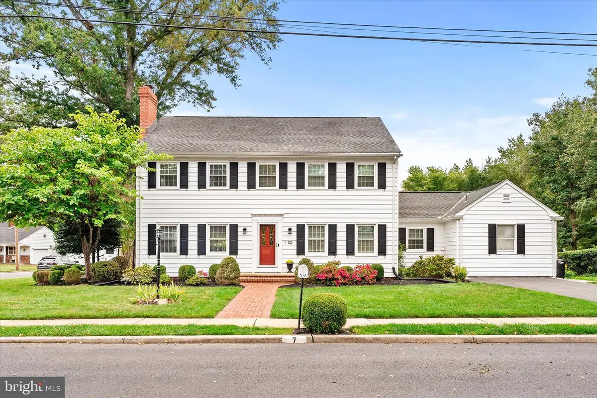 7 Bernath Dr W, Hamilton Square, NJ 08690 - Image #1