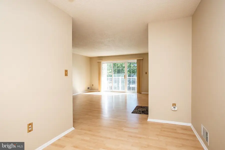 15 Versailles Ct, Hamilton Township, NJ 08619 - Image #2