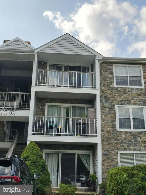 28 Holly Ct, HAMILTON, NJ 08619