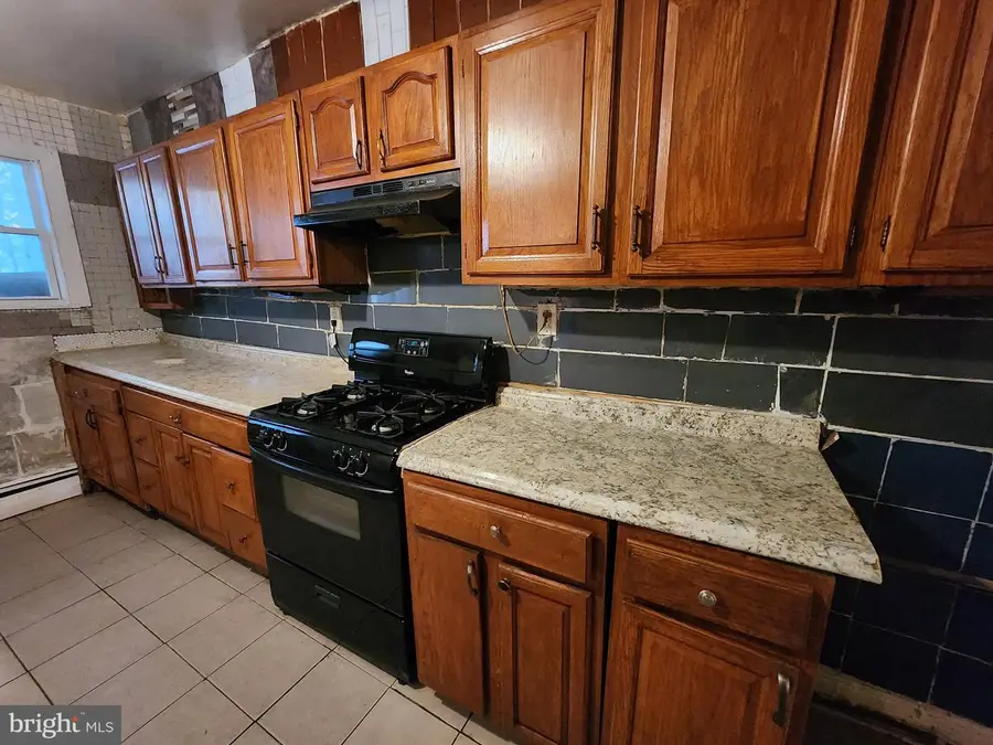 46 Lincoln Ave, Trenton, NJ 08609 - Image #2