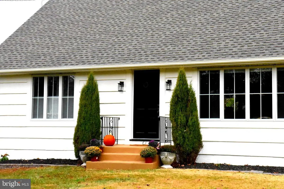 28 Delaware Ave, Ewing Township, NJ 08628 - Image #1