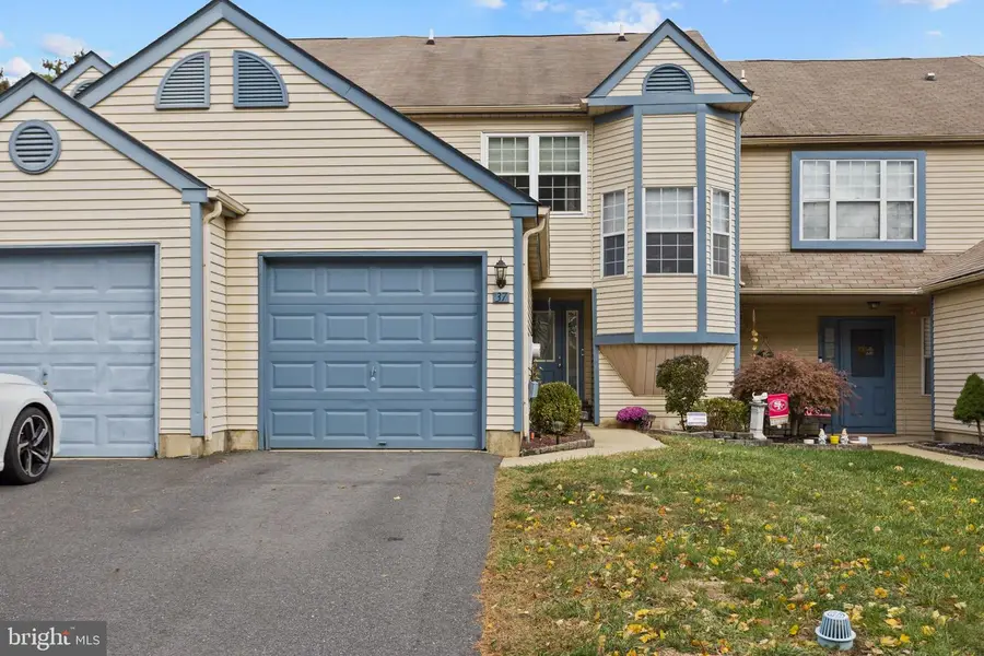37 Willow Bend Dr, Hamilton Township, NJ 08690 - Image #2