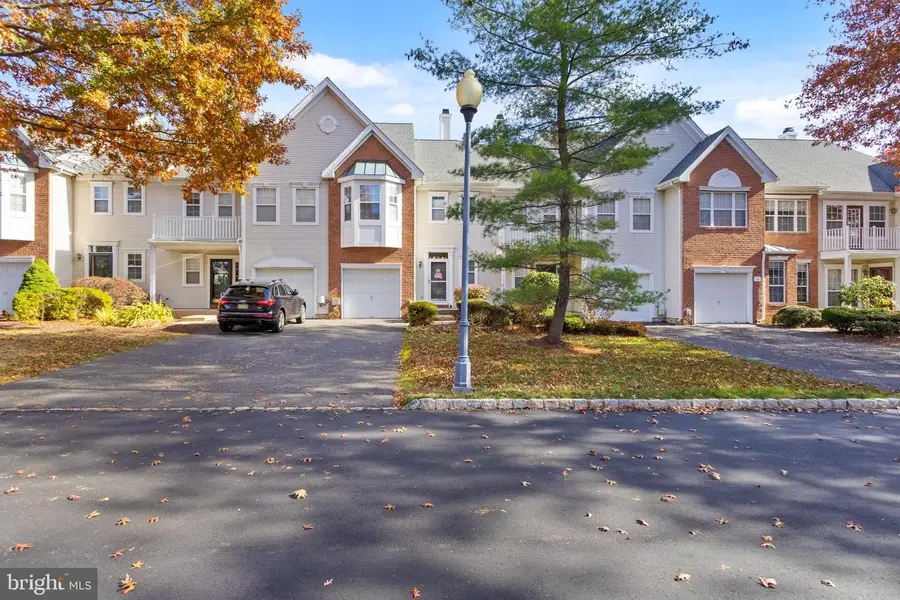 10 Howe Ct, Pennington, NJ 08534 - Image #2