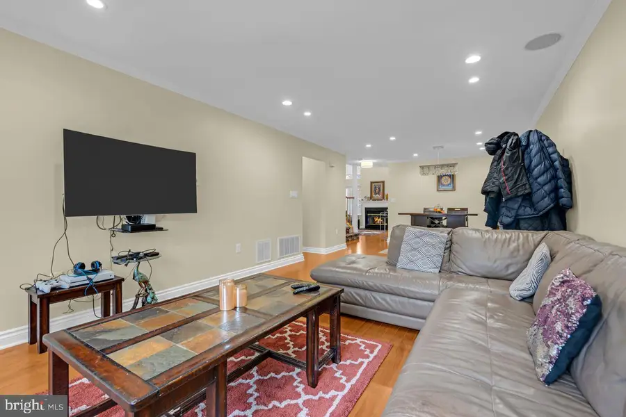 305 Tuxford Ct, Pennington, NJ 08534 - Image #3