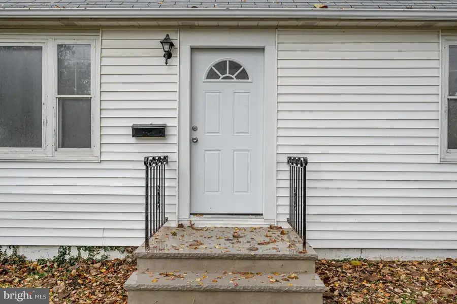 708 Nathan Hale Ave, Trenton, NJ 08648 - Image #2