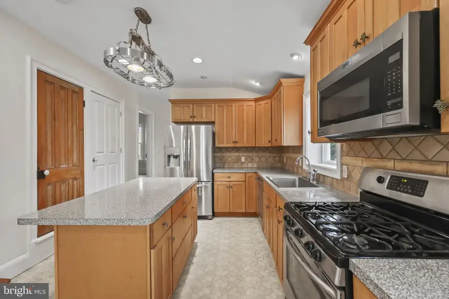 38 Mercer St, Hamilton Square, NJ 08690 - Image #2