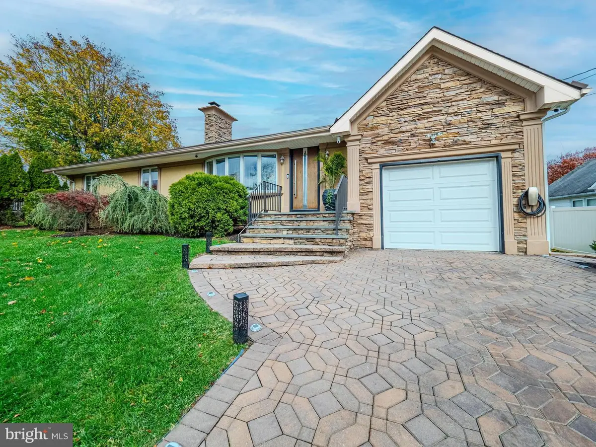 38 Running Brook, Ewing Township, NJ 08638 - Image #1