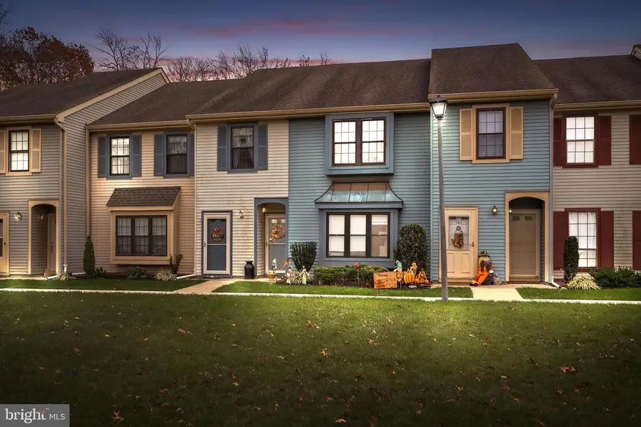 142 Wyndham Pl, Robbinsville, NJ 08691 - Image #2