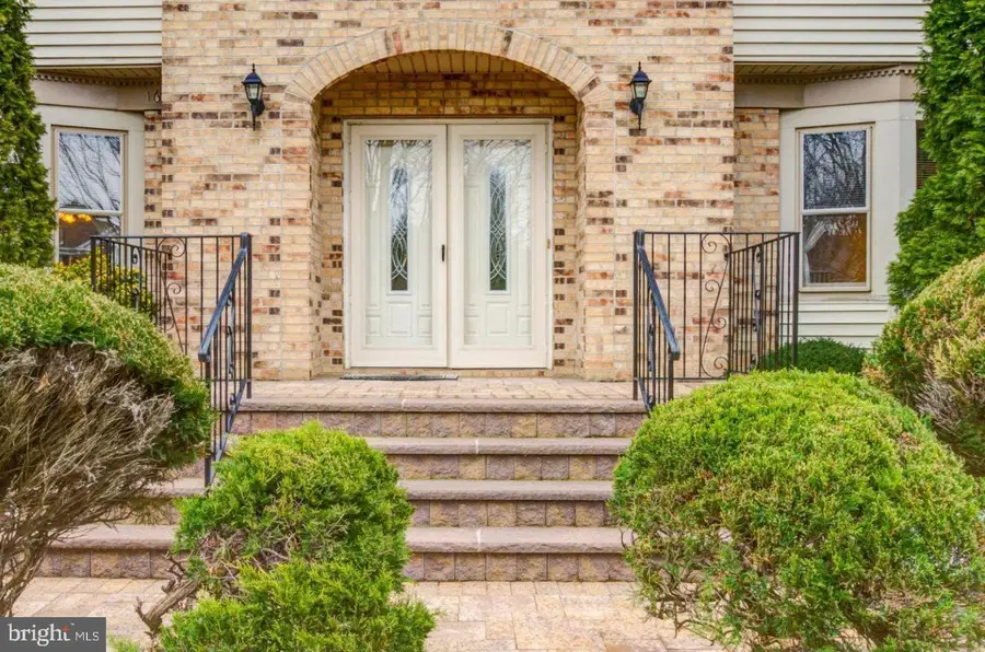 16 Glenbrook Ct, Lawrenceville, NJ 08648 - Image #2