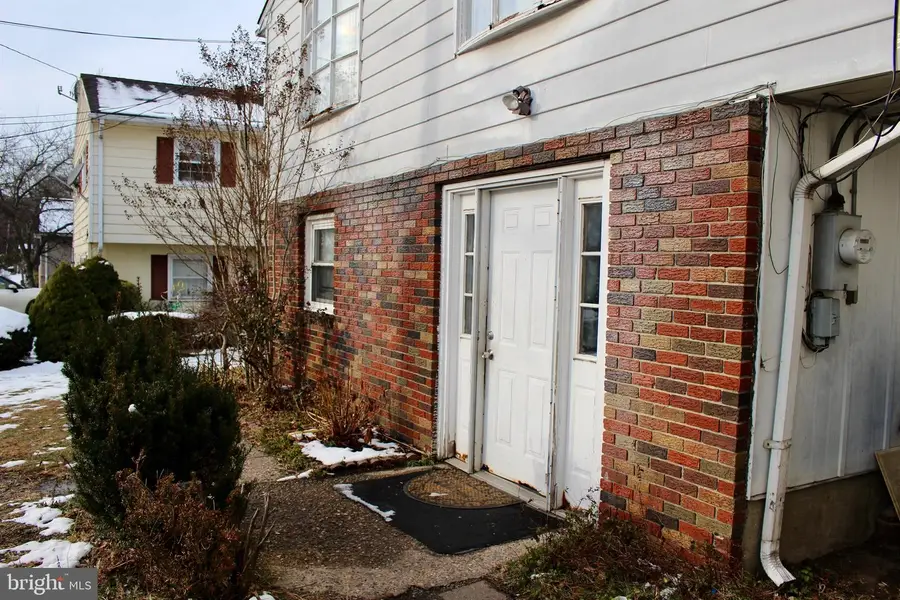 92 Betts Ave, Lawrence, NJ 08648 - Image #2