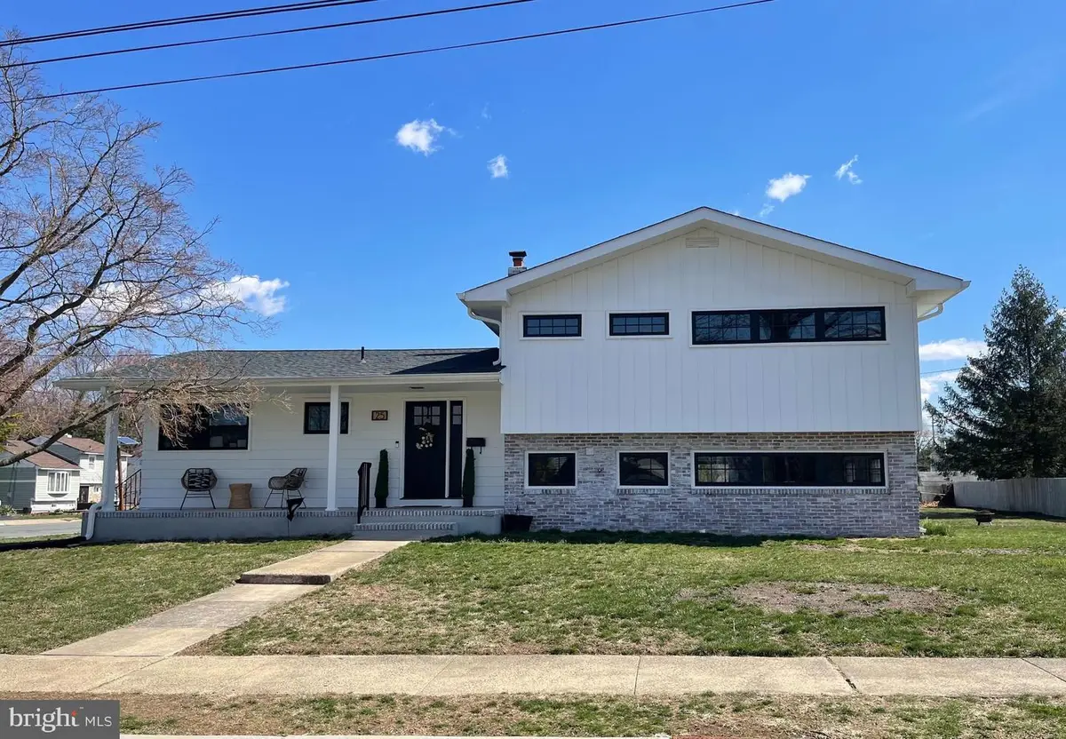 25 Whitman Rd, Hamilton, NJ 08619 - Image #1