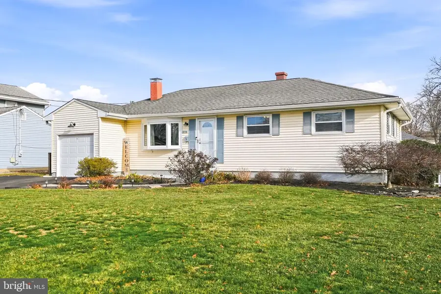 1038 Estates Blvd, Hamilton, NJ 08690 - Image #2