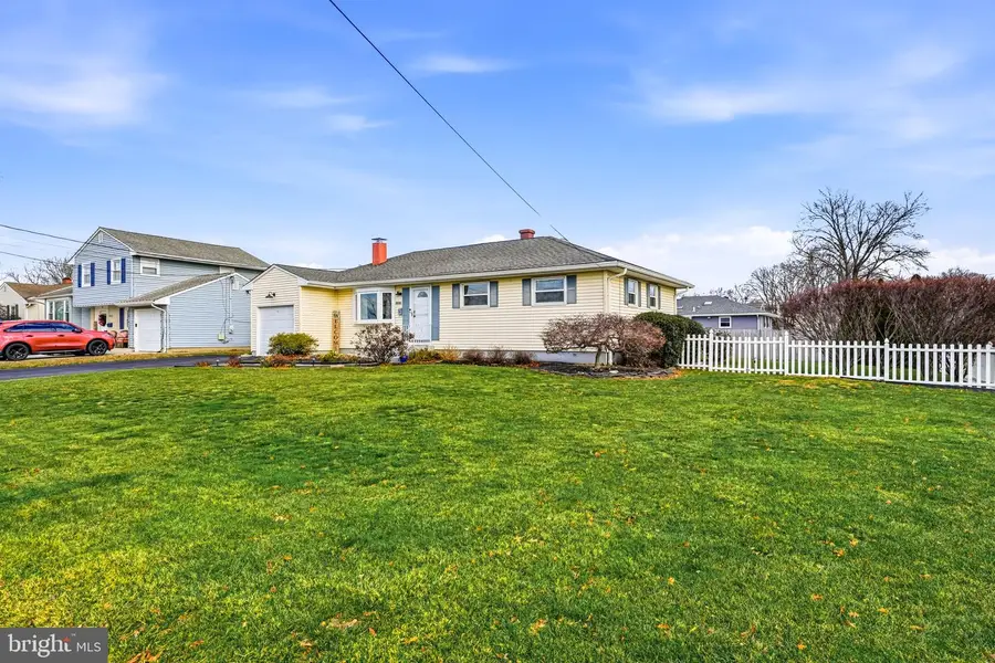 1038 Estates Blvd, Hamilton, NJ 08690 - Image #3