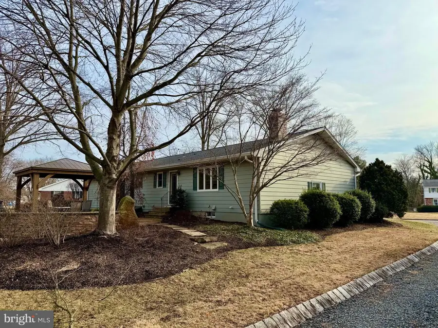 114 Corrine Dr, Pennington, NJ 08534 - Image #2