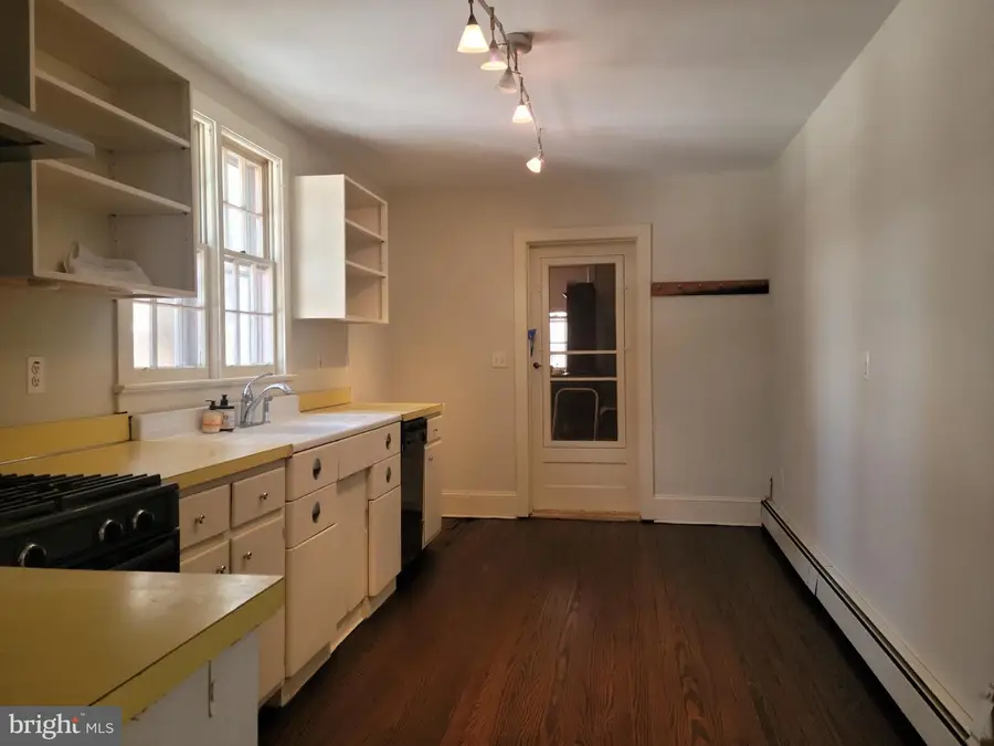 370 Eggerts Crossing Rd, Lawrenceville, NJ 08648 - Image #2