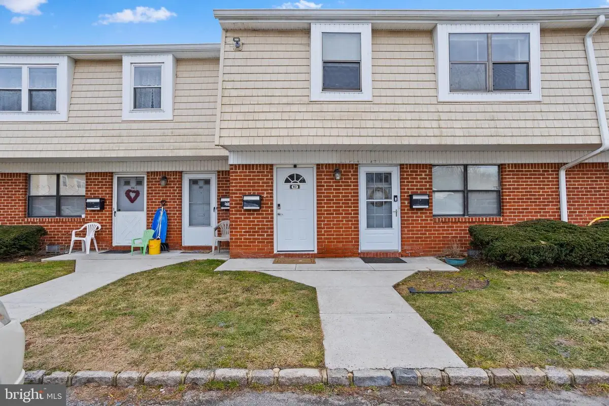 912 Silver Ct, Hamilton, NJ 08690 - Image #1
