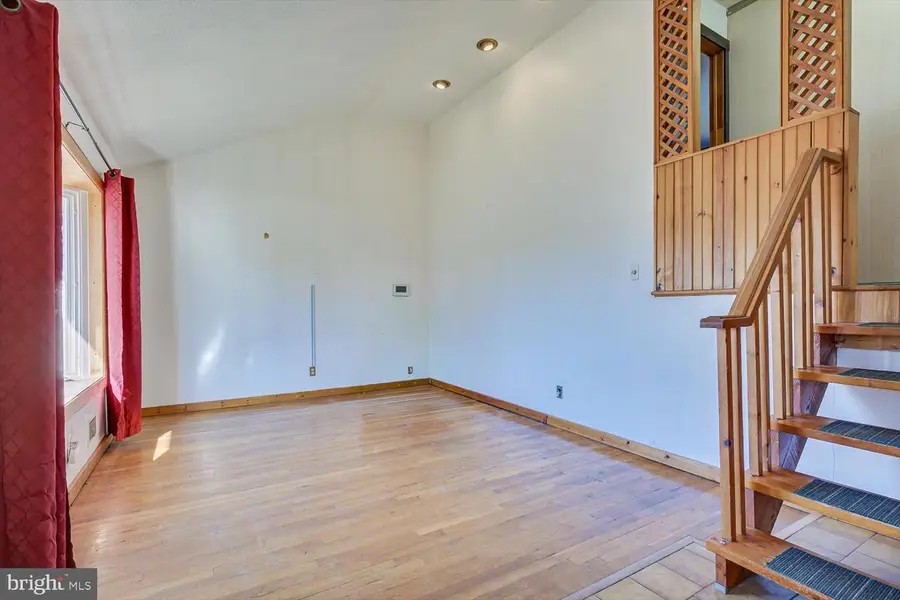 33 Elton Ave, Hamilton, NJ 08620 - Image #2