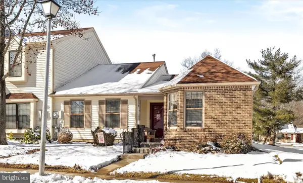 8 Chippin Ct, ROBBINSVILLE, NJ 08691