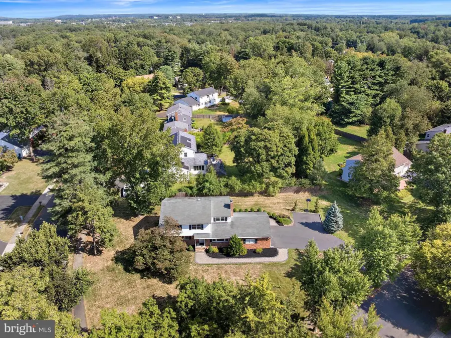 12 Berkshire Dr, Princeton Junction, NJ 08550 - Image #2