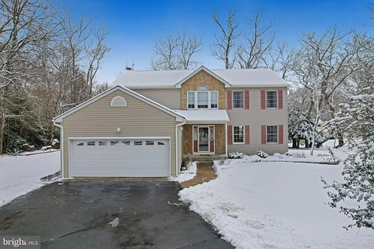 5 Mary Ct, Cranbury, NJ 08512 - Image #1