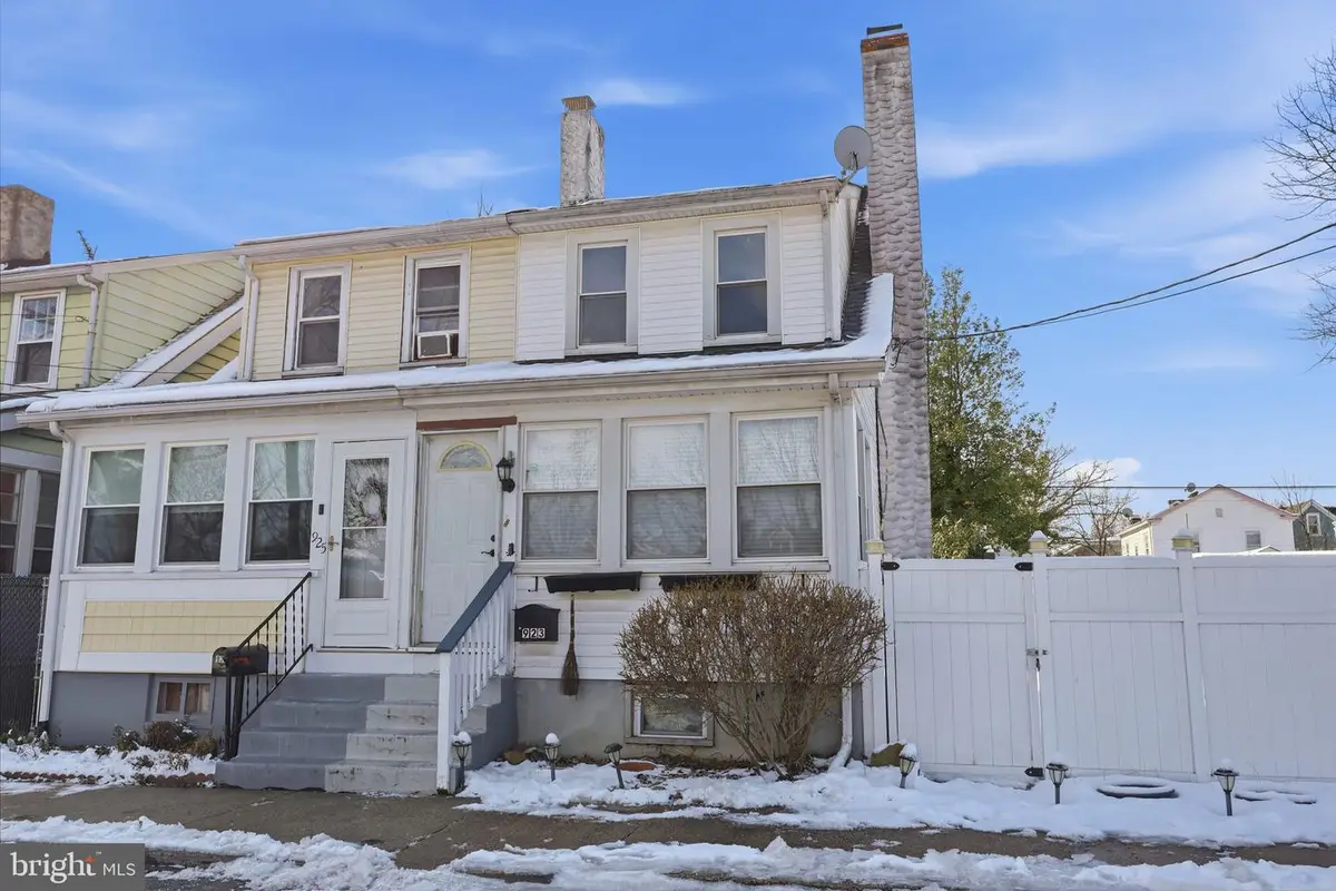 921--923 Lyndale Ave, Trenton, NJ 08629 - Image #1