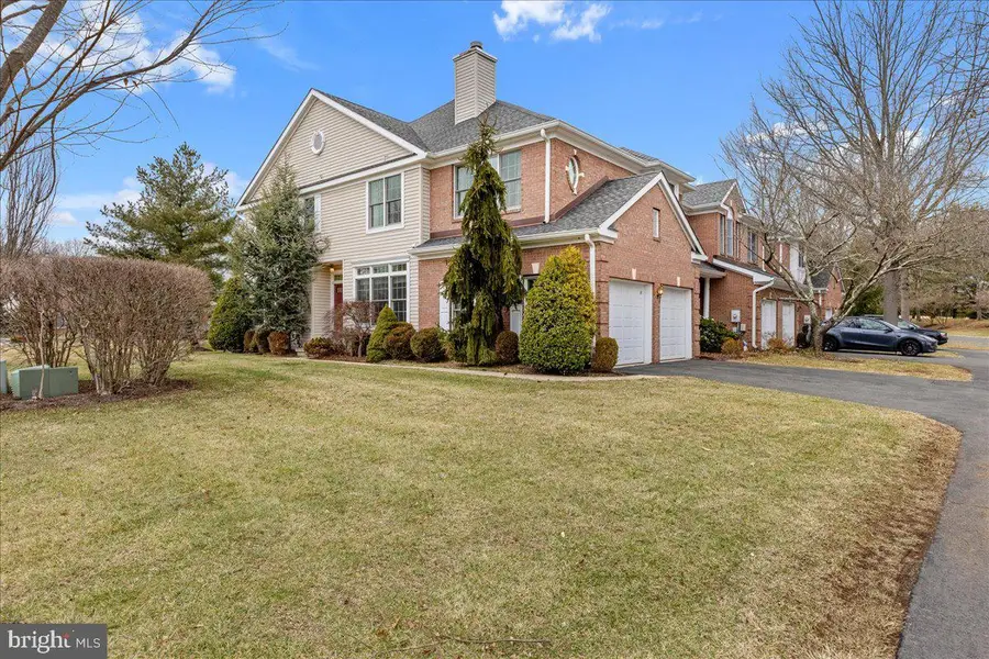 8 Hutchinson Dr, Princeton, NJ 08540 - Image #2