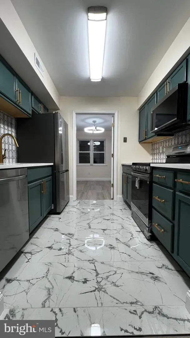 1214 Country Mill Dr, Cranbury, NJ 08512 - #2